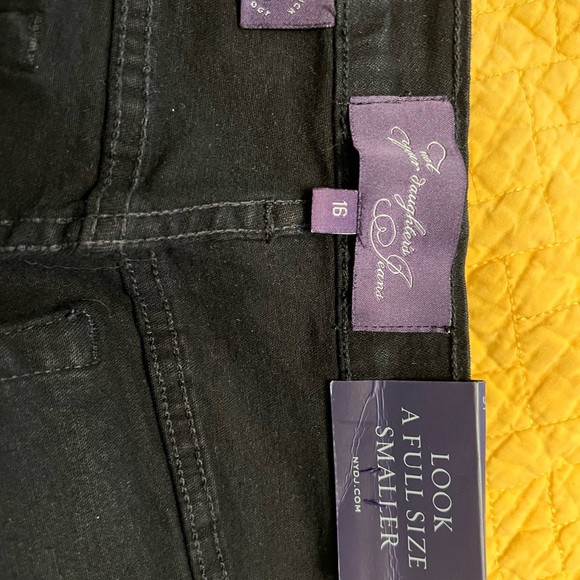 NYDJ Bootleg Black Jeans 16 - Picture 7 of 9
